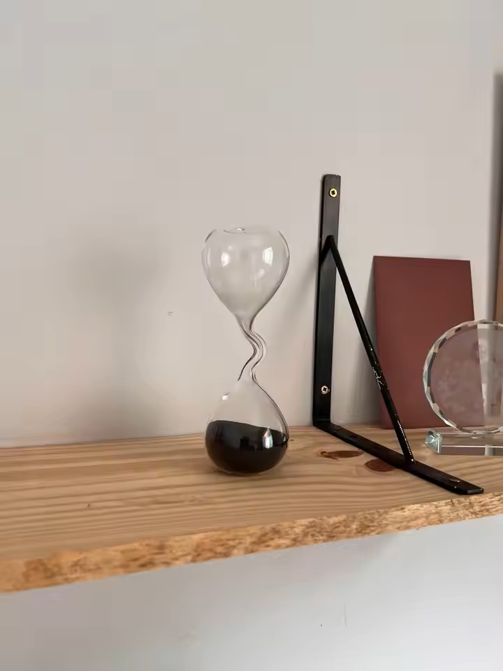 Curve Design Black Hourglass M - Interior Design Years Of School 评论和价格