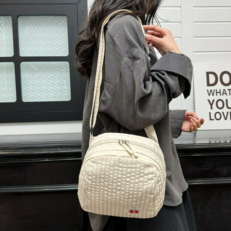 Korean Style Embroidered Cherr - Interior Design Korean Style 评论和价格