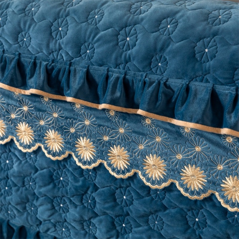 1 piece of polyester material  - Velvet Cushion Cover 评论和价格